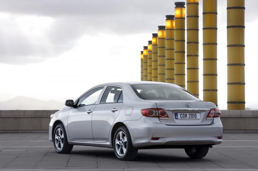  Toyota Corolla 2011 года  (фото 21 из 76)